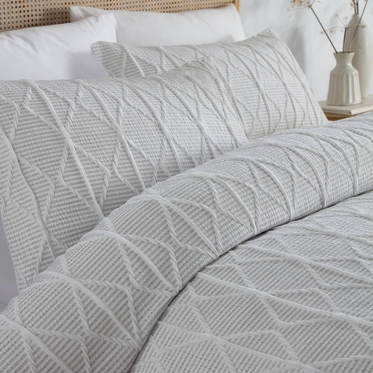 Crinkle Stripe Textured White Recycled Duvet Cover Set - Crinkle Stripe Duvet Cover Set In White 2