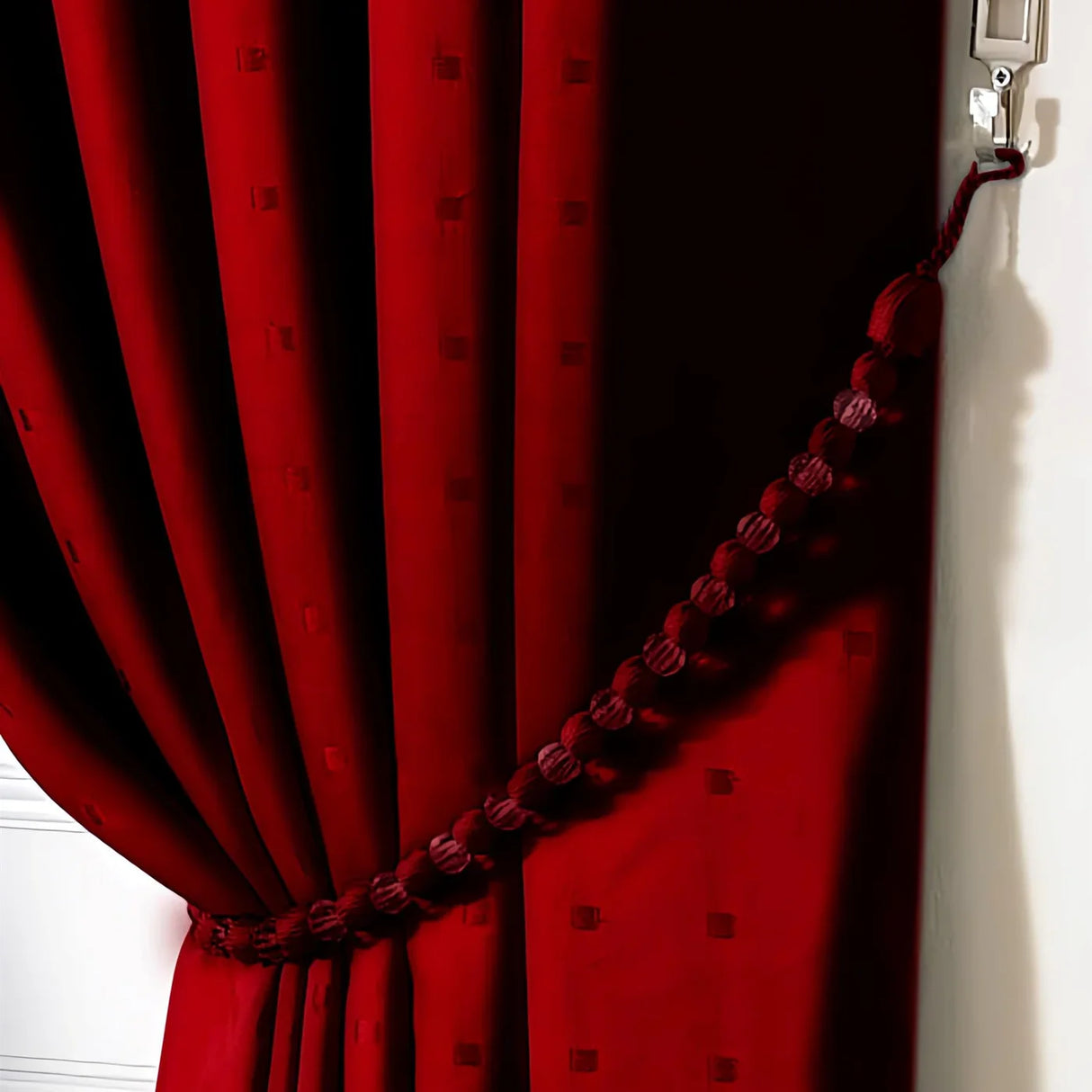 Earl Rope Curtain Tie Back - Single in Burgundy - Image 4