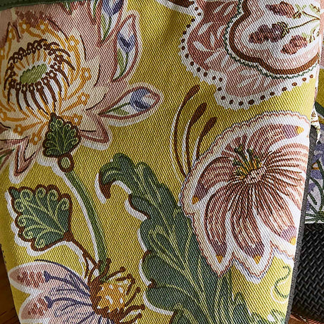 Ulster Weavers Emmeline Floral Microwave Mitts Pair - Emmeline Microwave Mitts Pair In Green 3