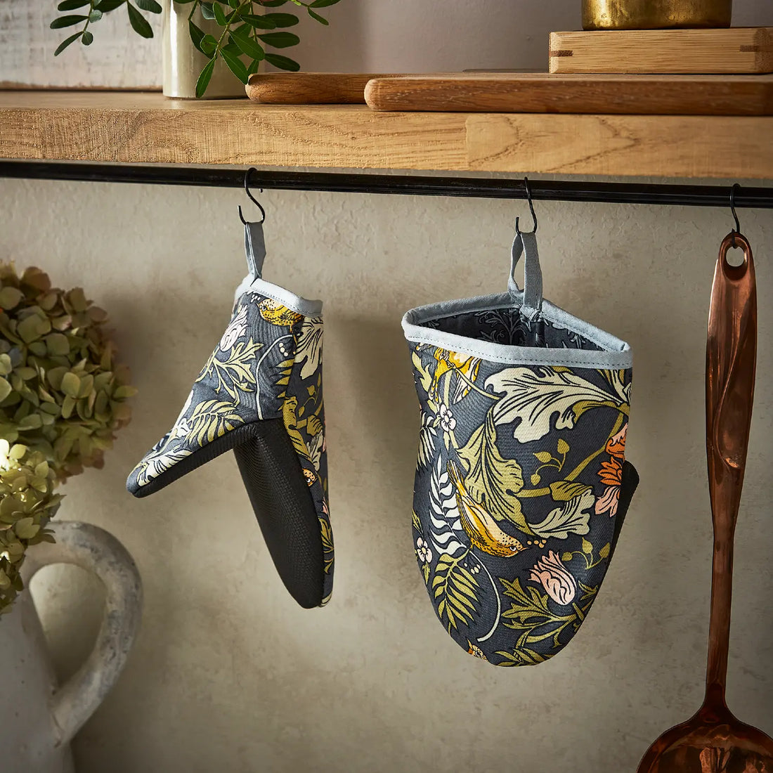 Ulster Weavers Finch & Flower Microwave Mitts Pair