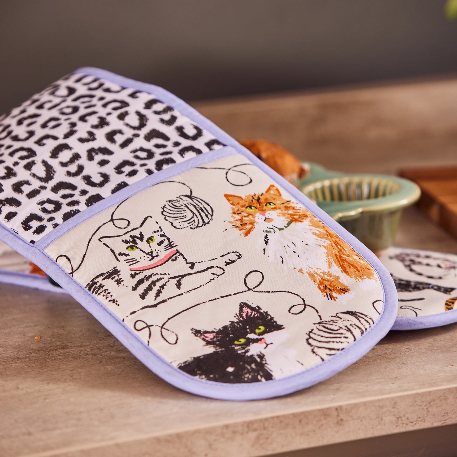 Ulster Weavers Feline Friends Cat Print Double Oven Glove - Feline Friends Double Oven Glove In Grey 2