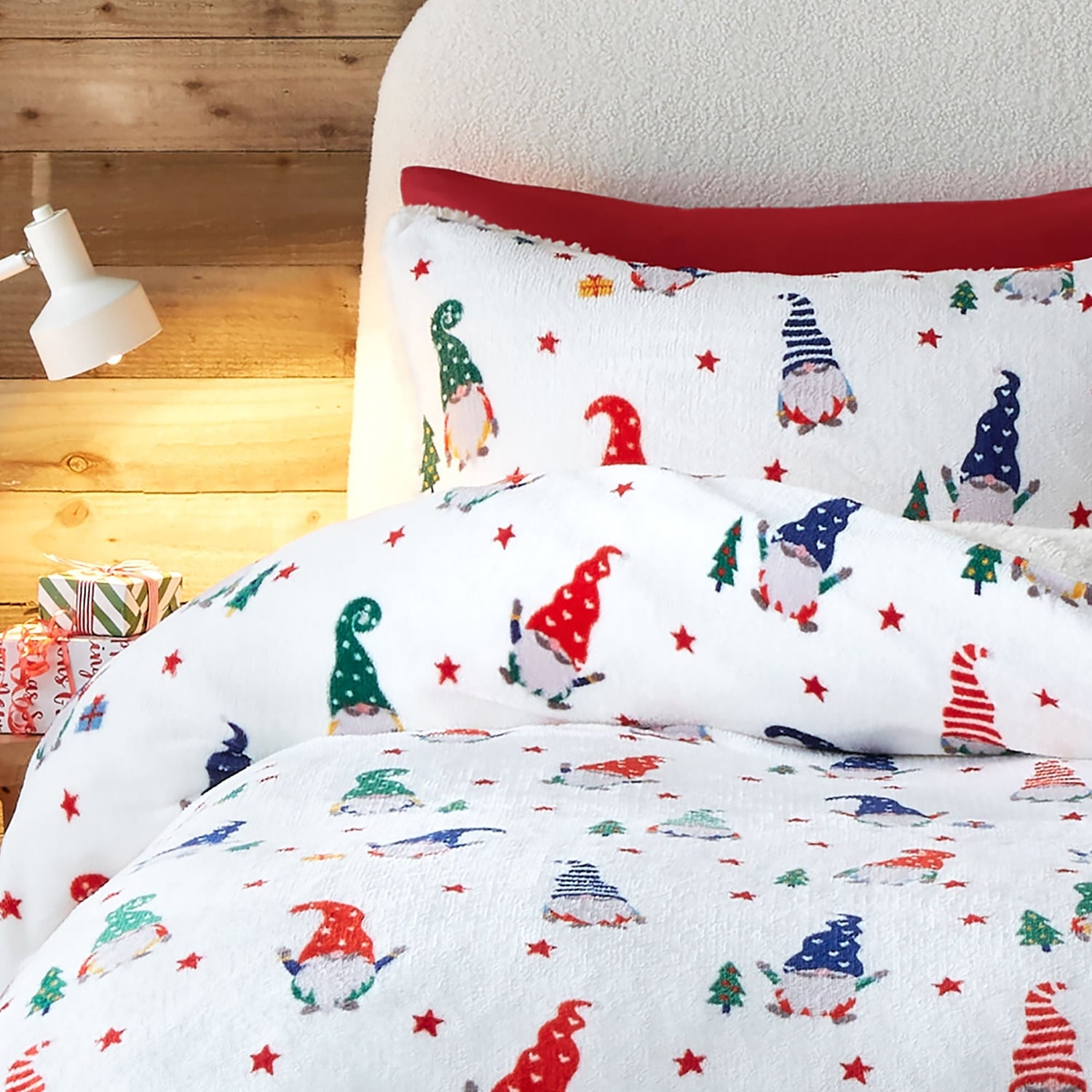Festive Gonks Microfibre Christmas Duvet Cover Set - Festive Gonks Christmas Duvet Cover Set In Red 2