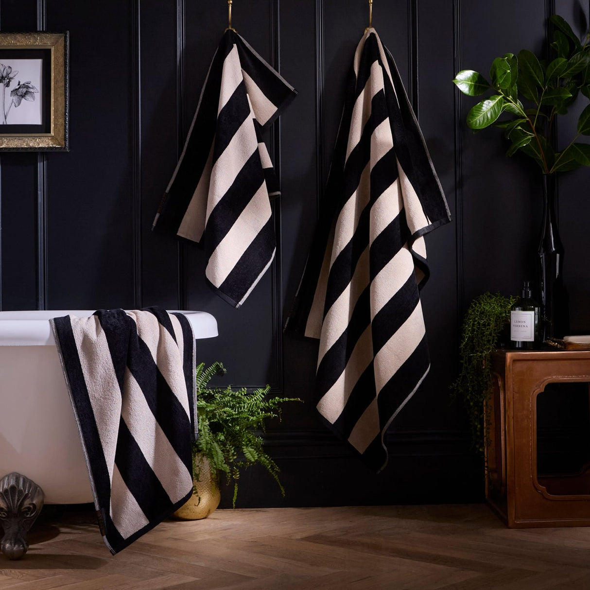 Festivo Stripe Black Bathroom Towels - Festivo Stripe Towels In Black 2