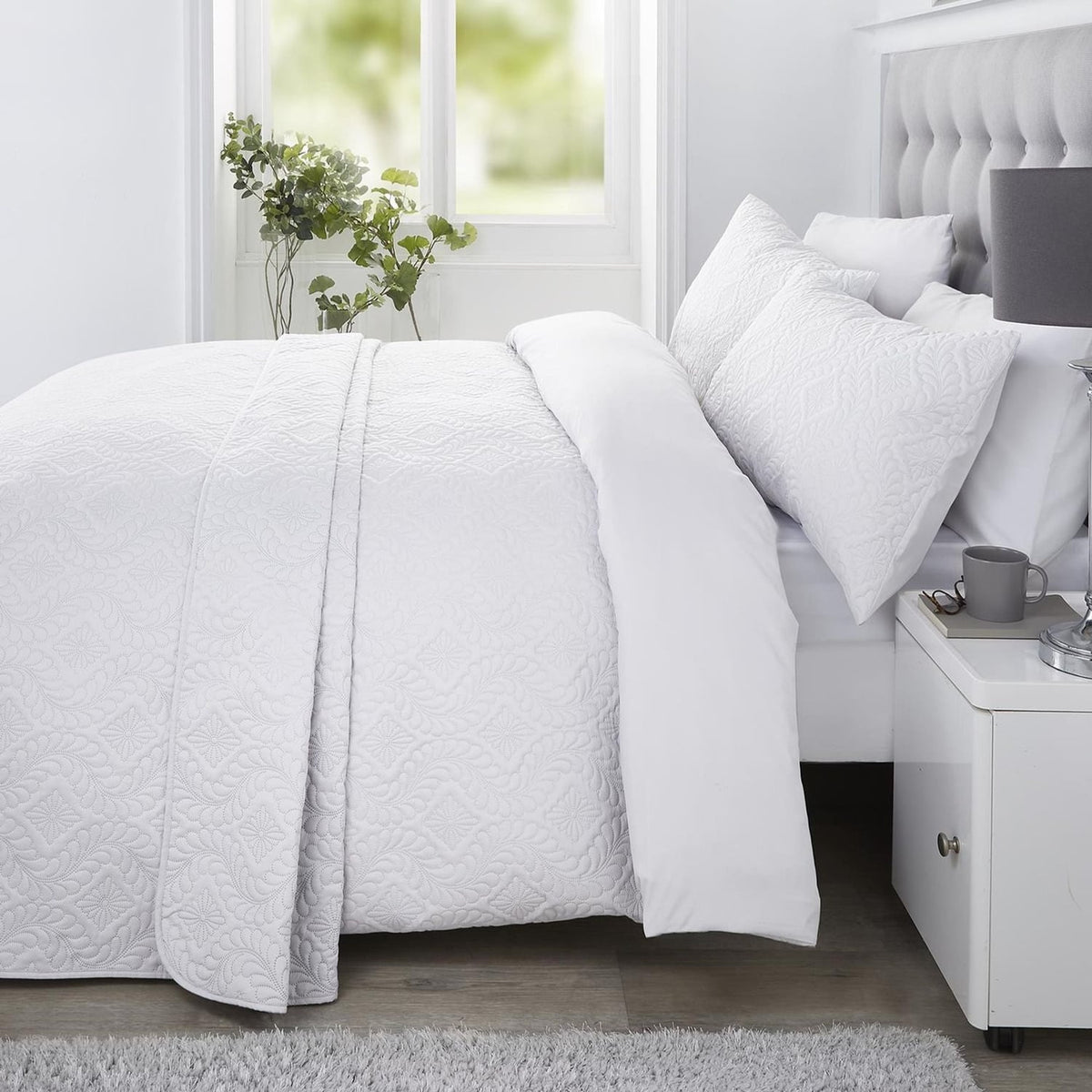 Gianna Quilted Bedspread Luxury Throw
