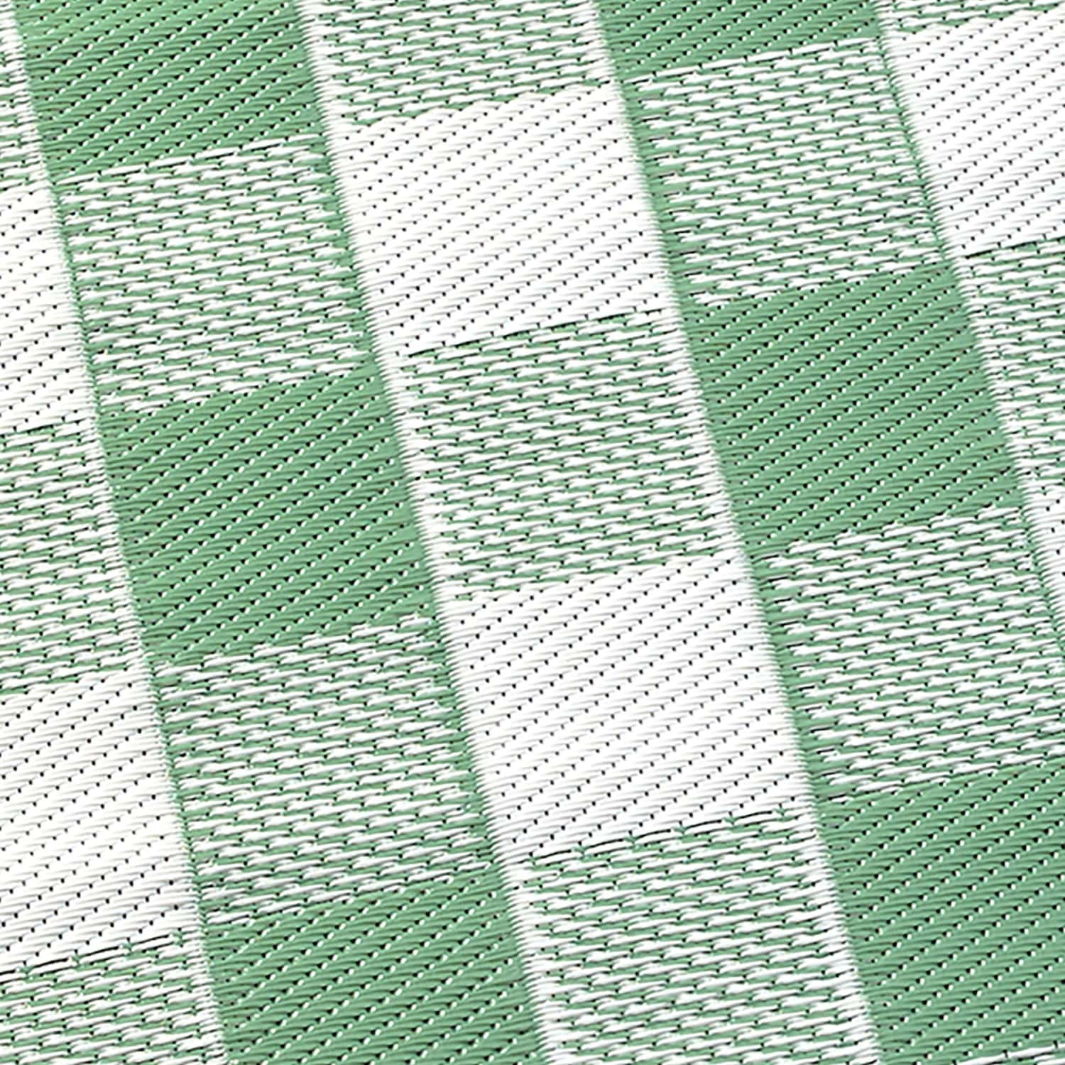 Gingham Check Pattern Outdoor Rug 120cm x 170cm - Gingham Outdoor Rug In Green 120 X 170Cm 3