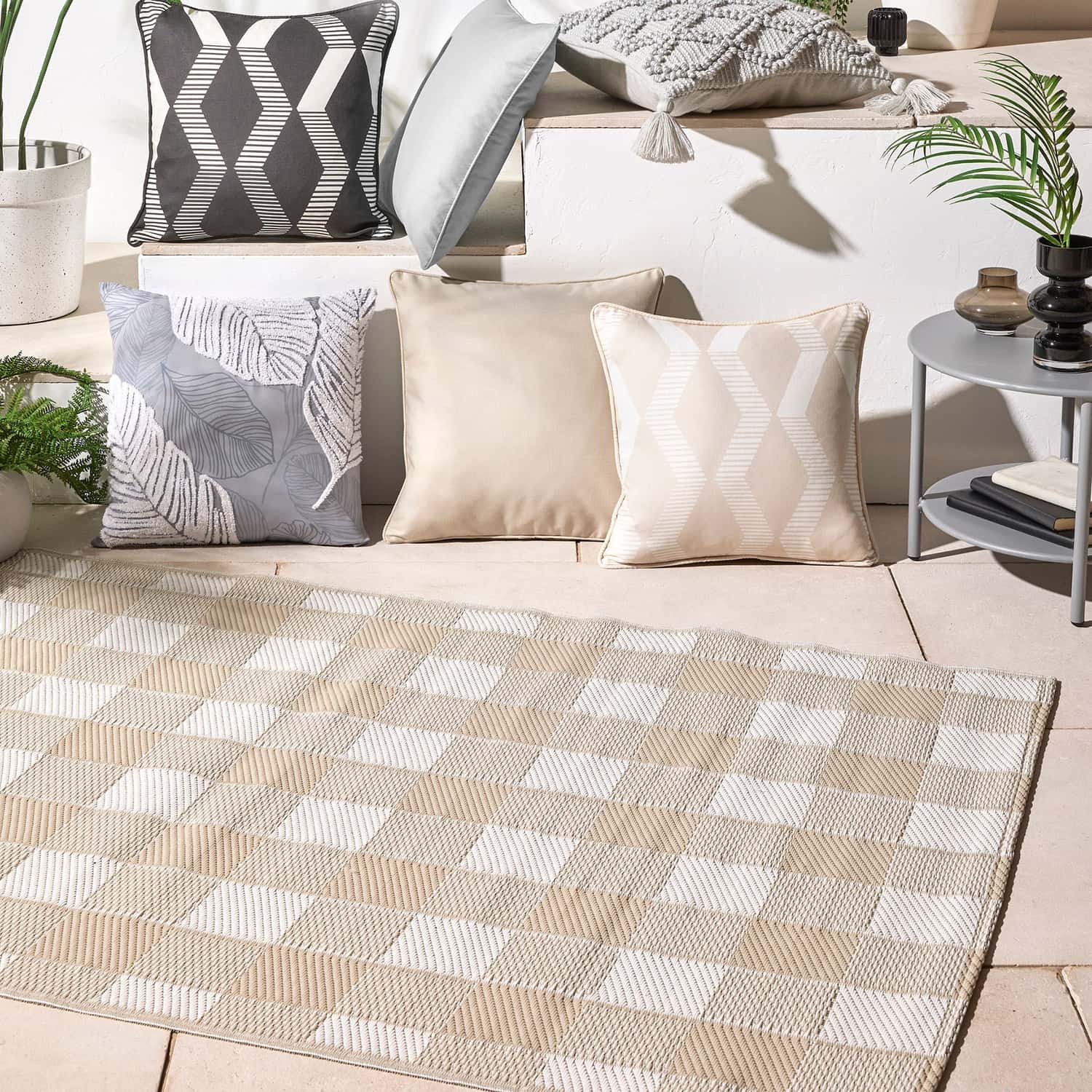 Gingham Check Pattern Outdoor Rug 120cm x 170cm - Gingham Outdoor Rug In Natural 120 X 170Cm 4