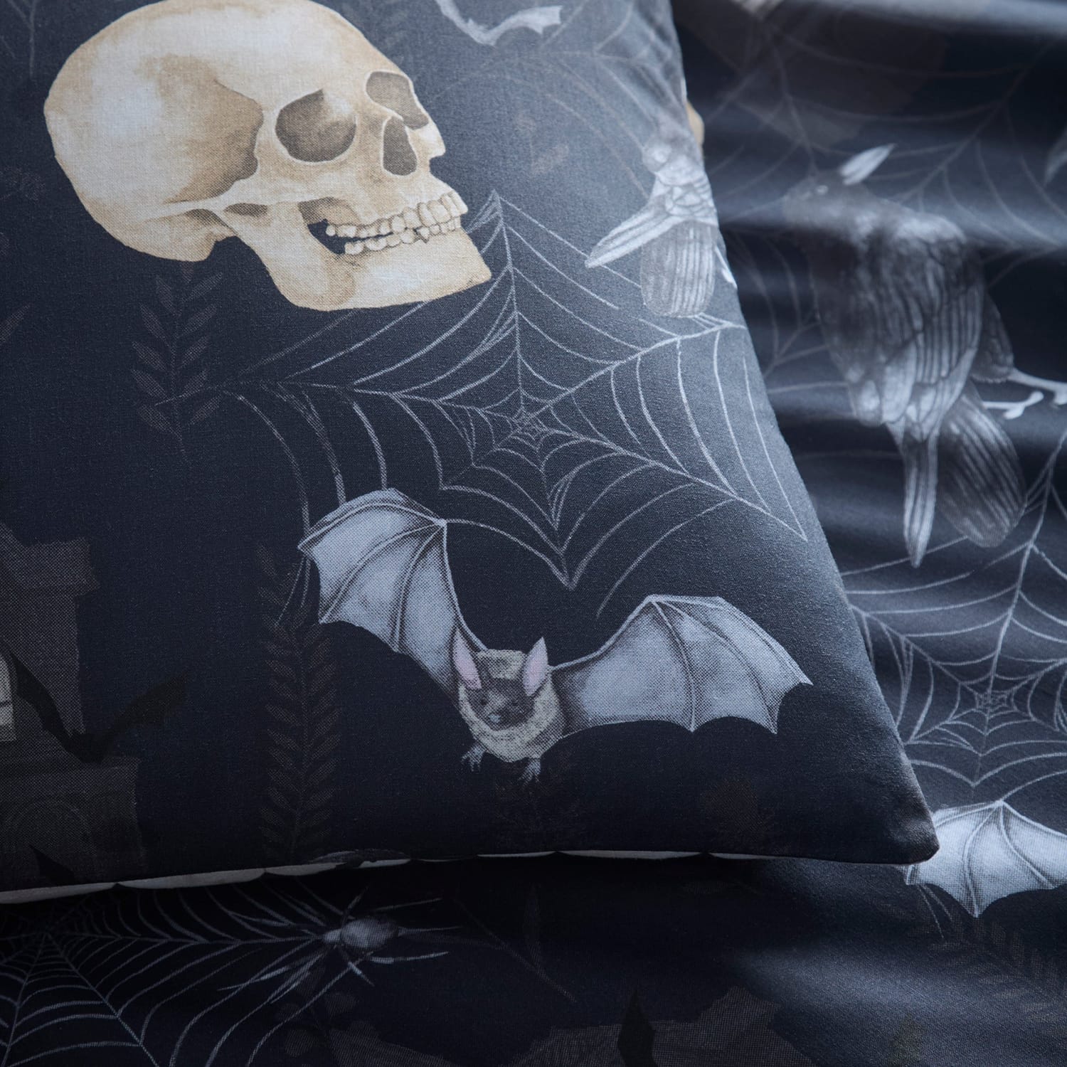 Gothic Skulls Black Polycotton Duvet Cover Set - Gothic Skulls Halloween Duvet Cover Set In Black 3