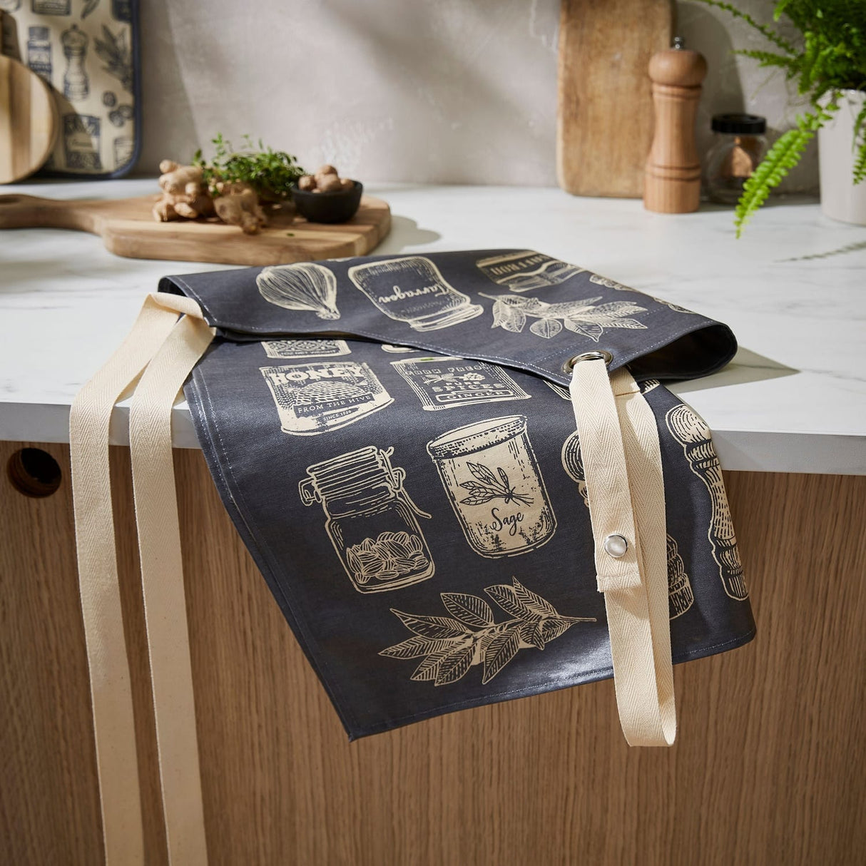 Ulster Weavers Herbs & Spices PVC Oilcloth Apron - Herbs & Spices Pvc Apron In Grey 2