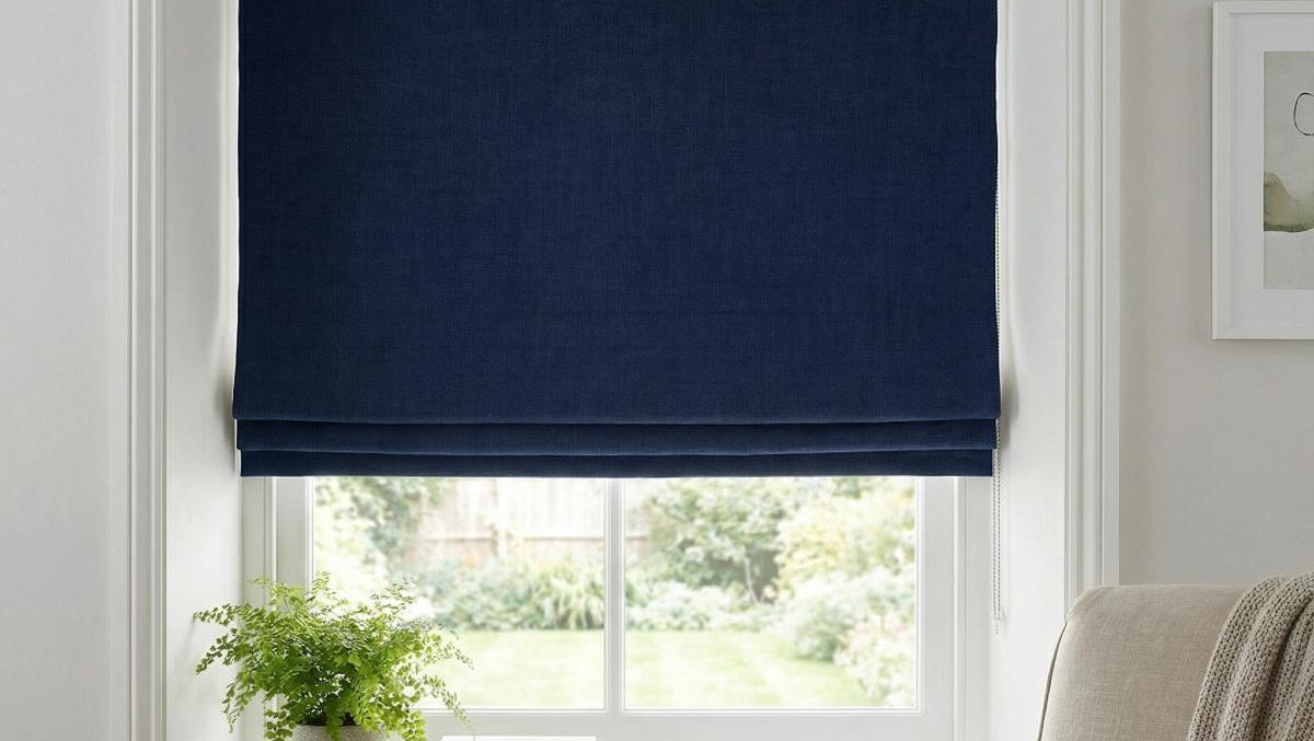 Lille Made to Measure Roman Blind Royal
