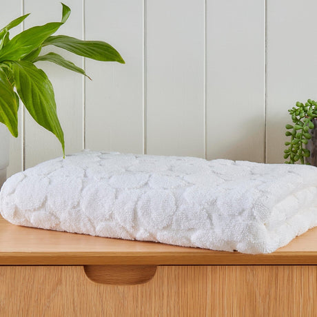 Ingo Jacquard 550gsm Cotton Bathroom Towel - Ingo Towels In White 4