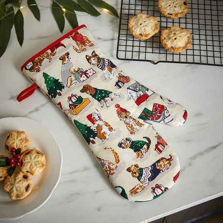 Merry Mutts Christmas Gauntlet Oven Glove in Natural