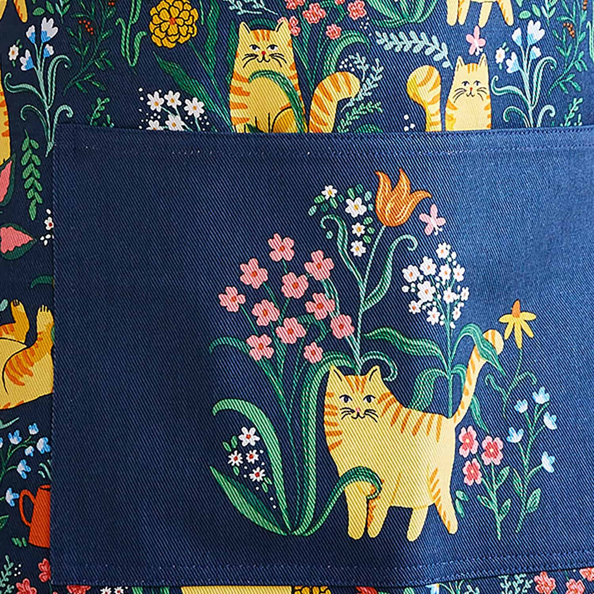 Ulster Weavers Marmalade Meadow Floral Cat Cotton Apron - Marmalade Meadow Cotton Apron In Navy 4
