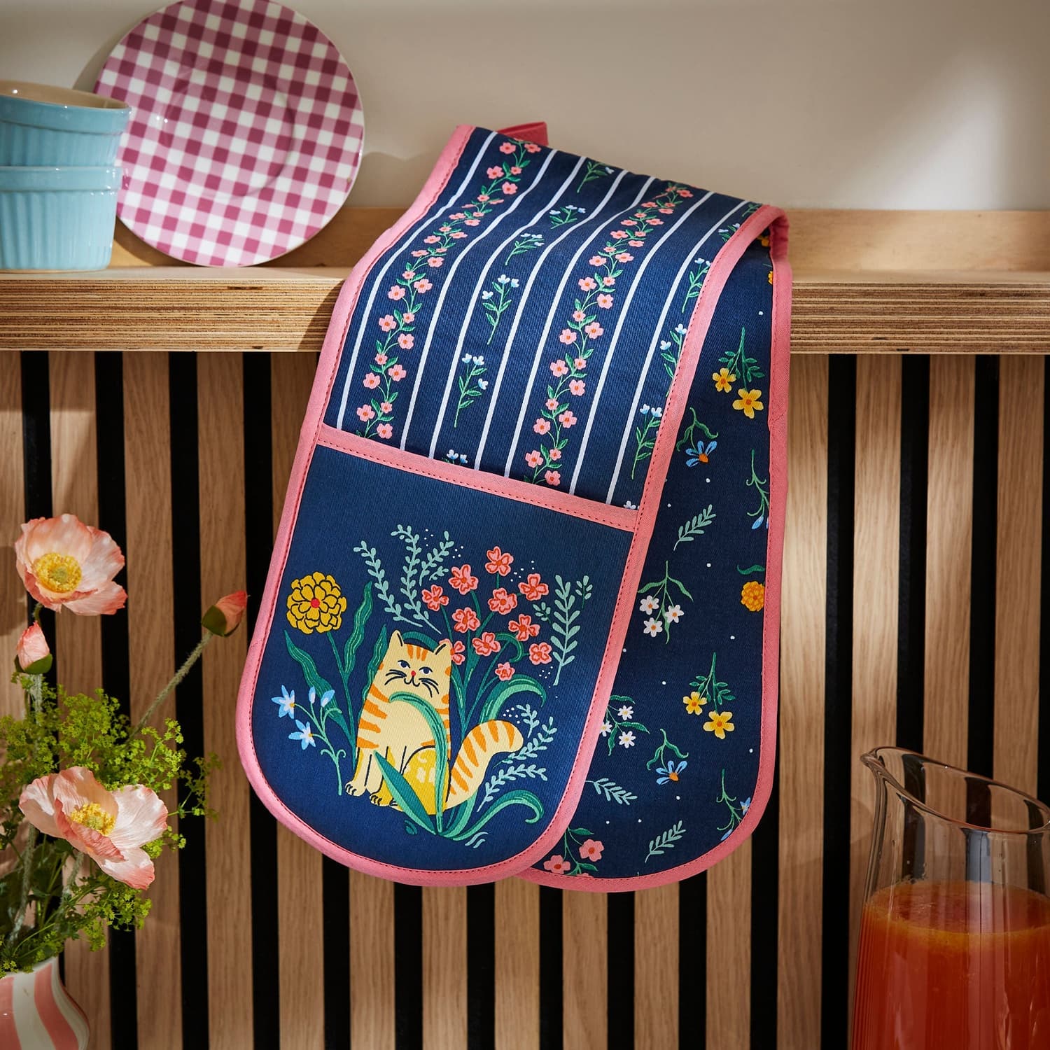 Ulster Weavers Marmalade Meadow Floral Cat Double Oven Glove - Marmalade Meadow Double Oven Glove In Navy 2