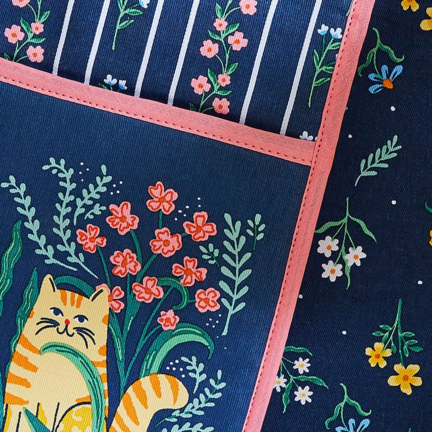 Ulster Weavers Marmalade Meadow Floral Cat Double Oven Glove - Marmalade Meadow Double Oven Glove In Navy 4