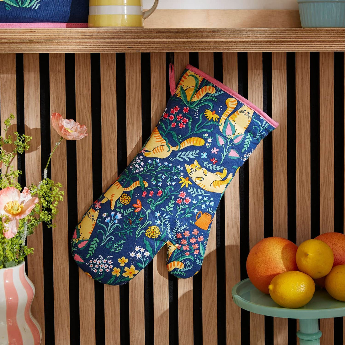 Ulster Weavers Marmalade Meadow Floral Cat 100% Cotton Gauntlet Oven Glove