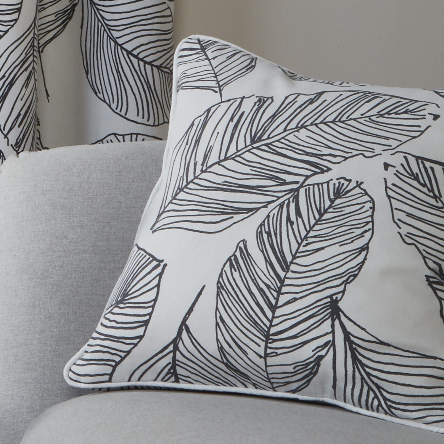 Matteo Filled Scatter Cushion 43cm x 43cm (17" x 17") - Black