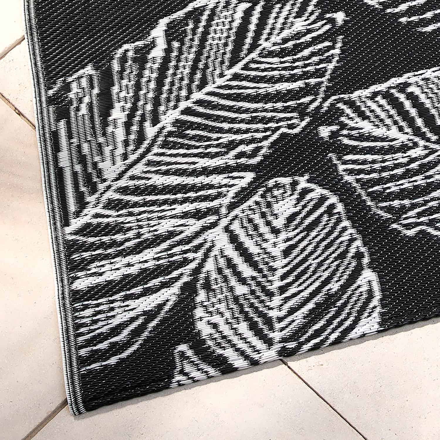 Matteo Geometric Outdoor Rug 120cm x 170cm - Matteo Outdoor Rug In Black 120 X 170Cm 3