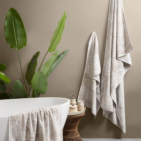 Matteo Leaf Jacquard 550gsm Cotton Bathroom Towel - Natural - Matteo Towels In Natural 3