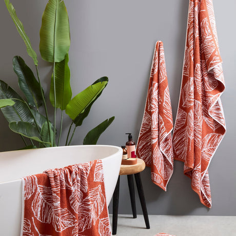 Matteo Leaf Jacquard 550gsm Cotton Bathroom Towel - Terracotta - Matteo Towels In Terracotta 3