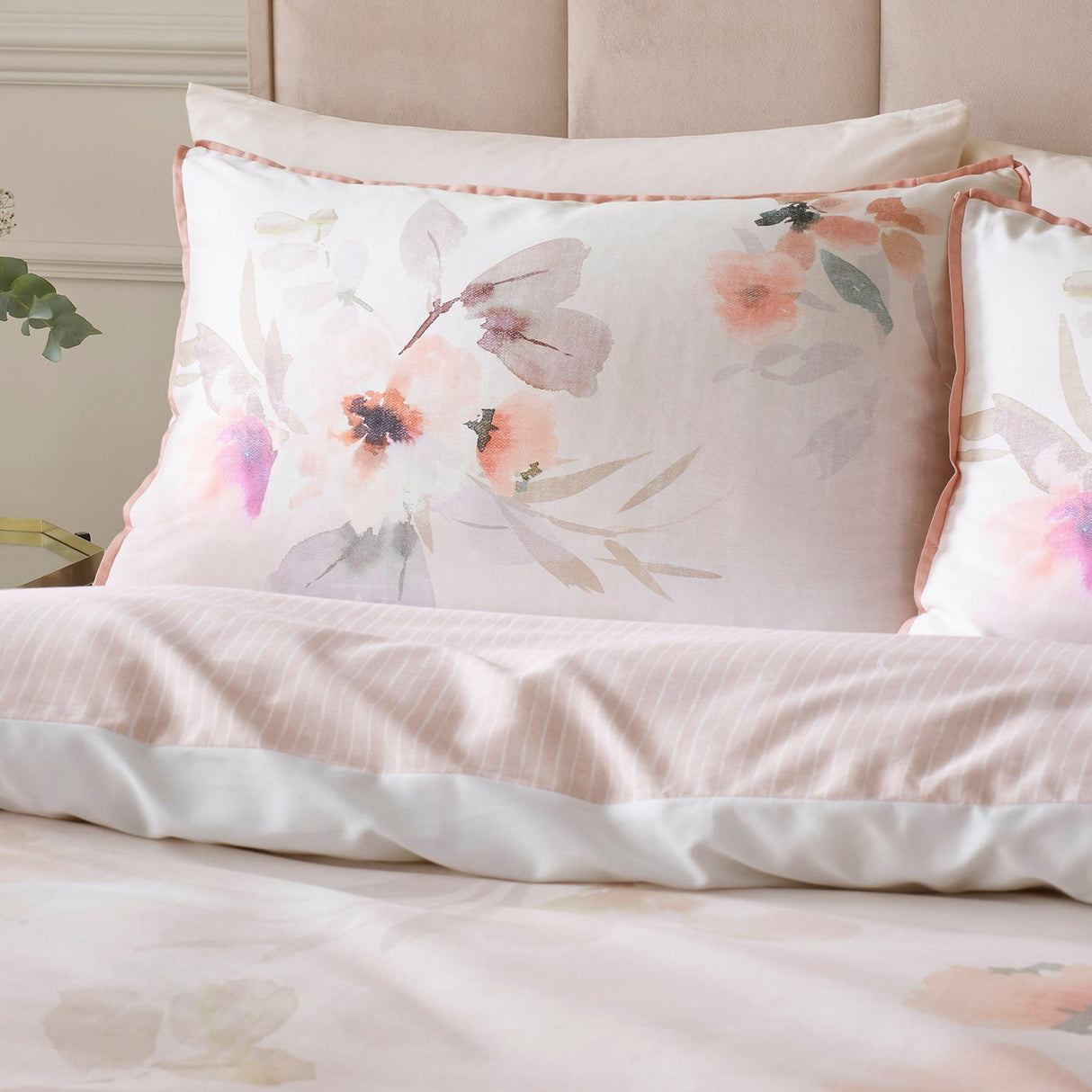 Mia Floral Blooms 100% Cotton 200 Thread Count Duvet Cover Set - Mia Floral Blooms Duvet Cover Set In Natural 2