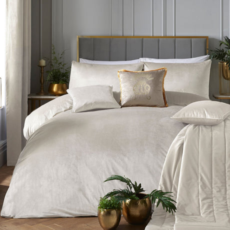 Laurence Llewelyn-Bowen Montrose Luxury Velvet Duvet Cover Set - Ivory