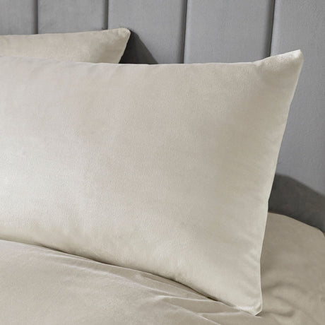 Laurence Llewelyn-Bowen Montrose Luxury Velvet Duvet Cover Set - Ivory - Montrose Duvet Cover Set In Ivory 2