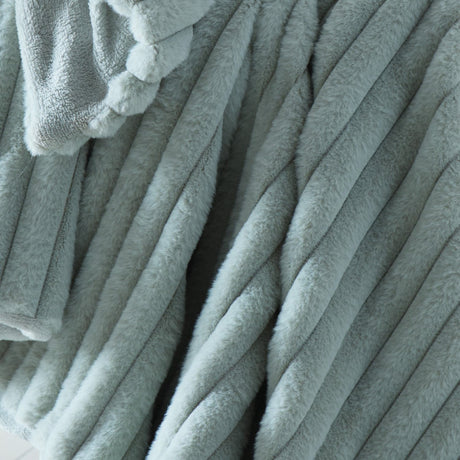 Hygge Morritz Faux Fur Cosy Reversible Throw – Green – 130cm x 180cm - Morritz Throw In Green 130 X 180Cm 2