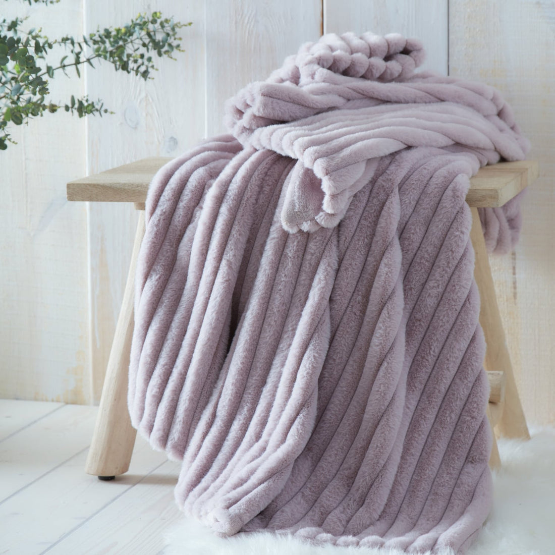 Hygge Morritz Faux Fur Cosy Reversible Mauve Thermal Throw Blanket 130cm x 180cm