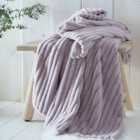 Hygge Morritz Faux Fur Cosy Reversible Throw – Mauve – 130cm x 180cm