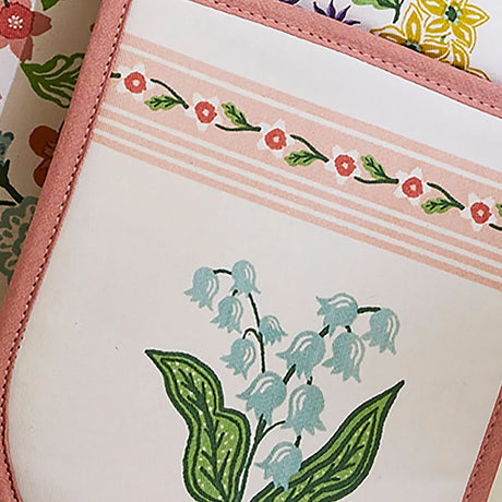 Petals & Prose Double Oven Glove in Pink