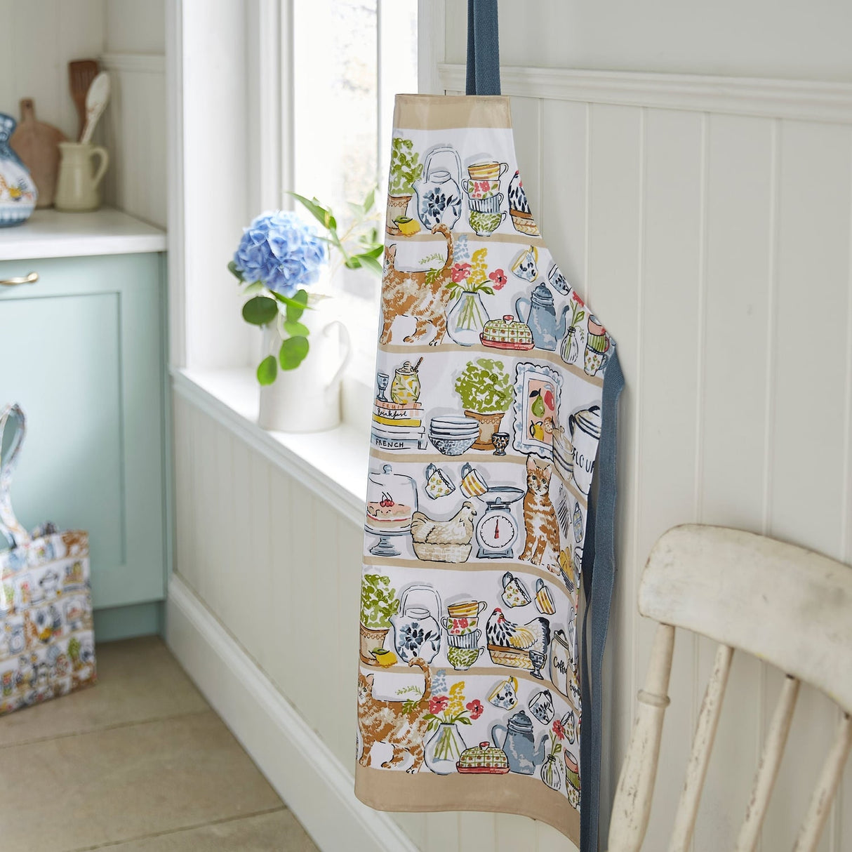 Ulster Weavers Pantry Cats PVC Oilcloth Apron - Pantry Cats Pvc Apron In Multicolour 2