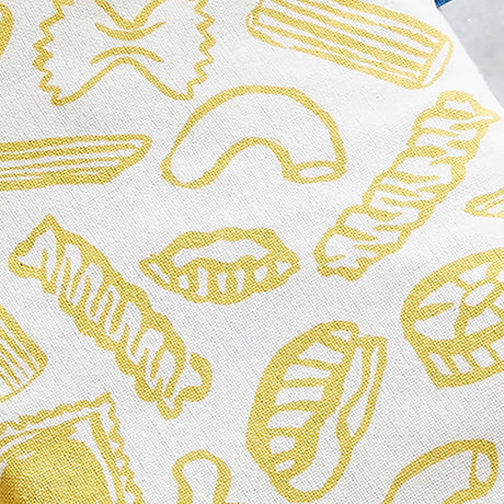 Ulster Weavers Pasta Lovers Club 100% Cotton Kitchen Accessories - Pasta Lovers Club Gauntlet Oven Glove In Yellow 5