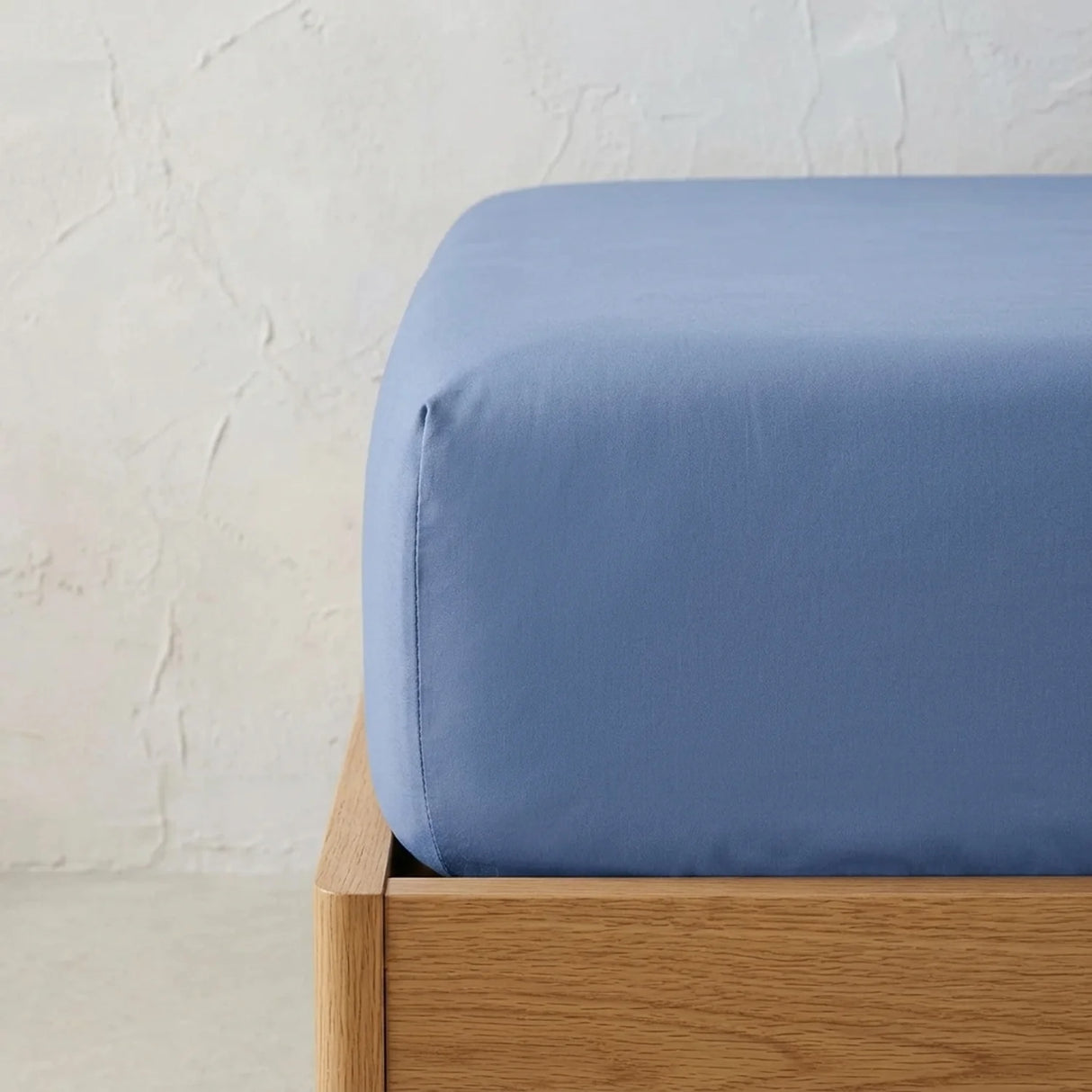 Percale 180 Thread Count Blue Fitted Sheet 25cm Deep-2