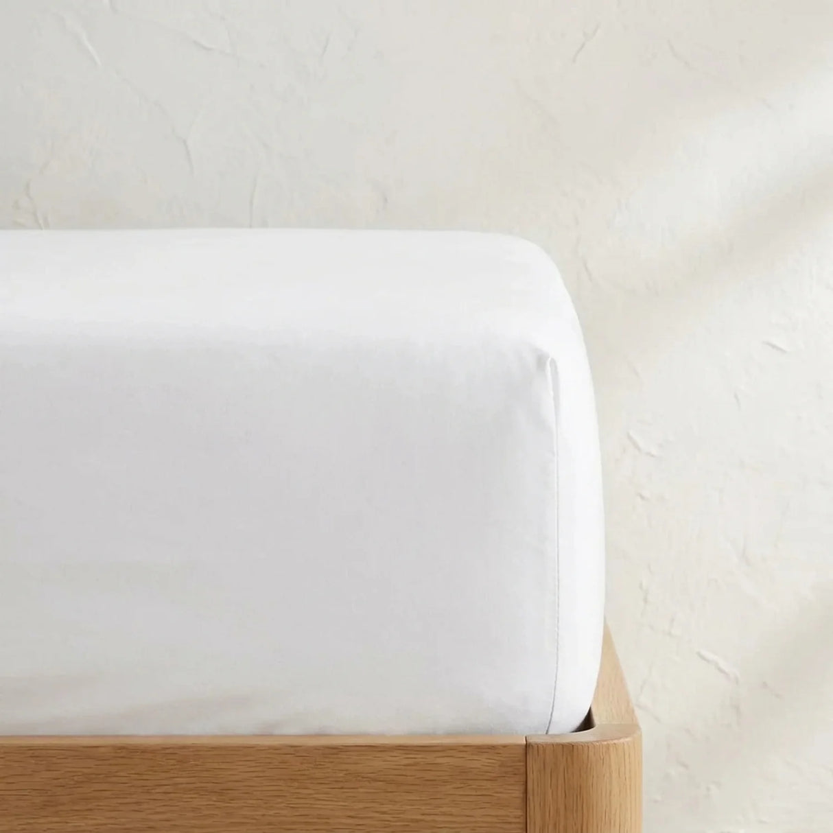 Percale 180 Thread Count Extra Deep White Fitted Sheet 40cm Deep-4