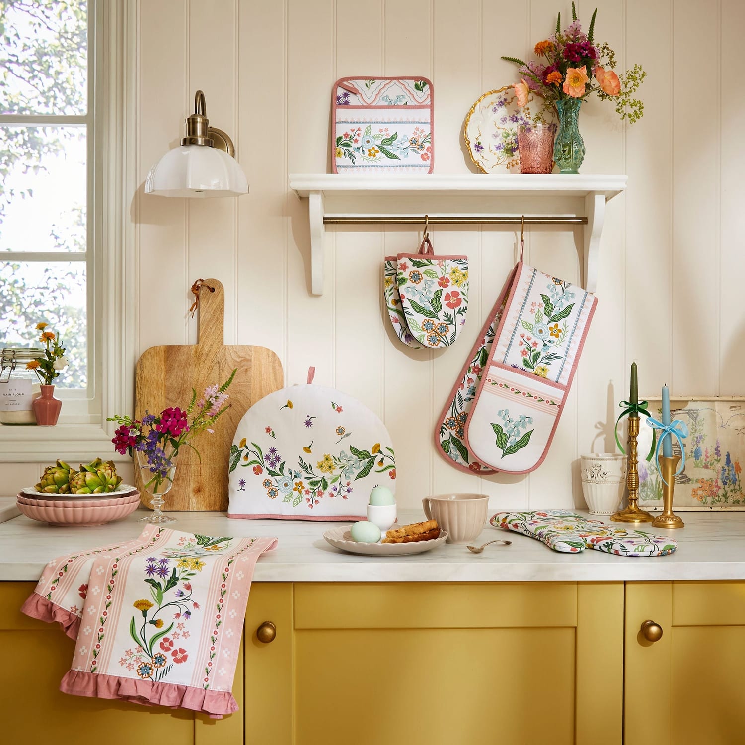 Ulster Weavers Petals & Prose Pink Floral Cotton Oven Glove - Petals & Prose Microwave Mitts Pair In Pink 4