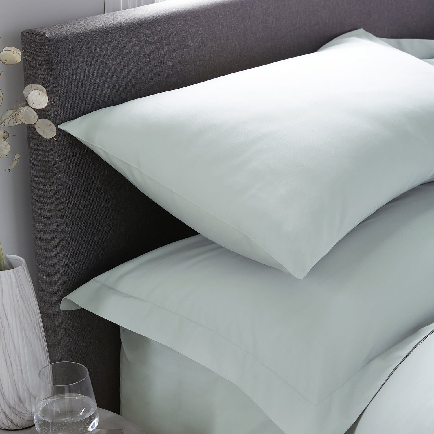Plain Dye Polycotton Housewife Pillowcases Pair - Plain Dyed Pair Of Housewife Pillowcases In Green 50 X 75Cm 2