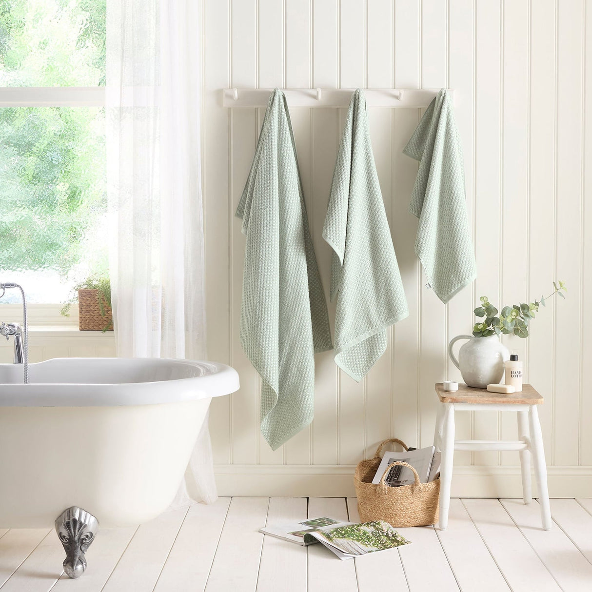 Popcorn Check 550 GSM Bathroom Towels - Green - Popcorn Check Towels In Green 2