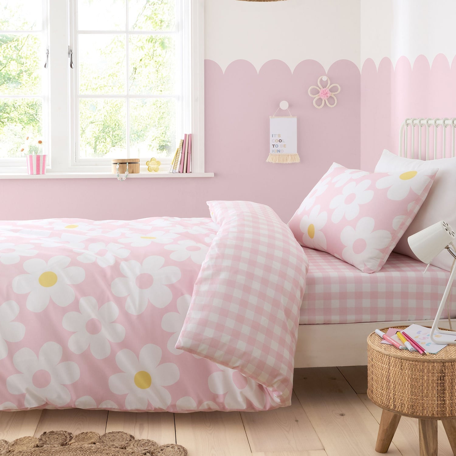 Retro Daisy 25cm Deep Fitted Bed Sheet Pink - Retro Daisy 25Cm Deep Fitted Bed Sheet In Pink 2