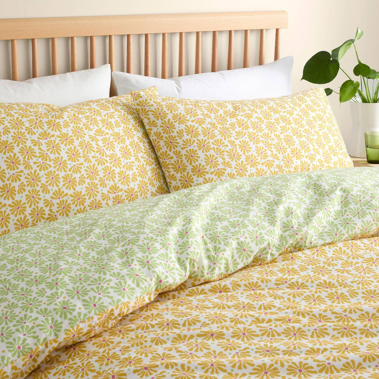 Retro Daisy Floral Yellow Polycotton Duvet Cover Set - Retro Daisy Floral Duvet Cover Set In Yellow 2