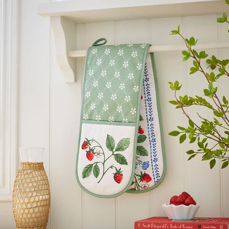Strawberry Patch Double Oven Glove in Green