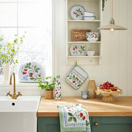 Strawberry Patch Water Bottle in Green