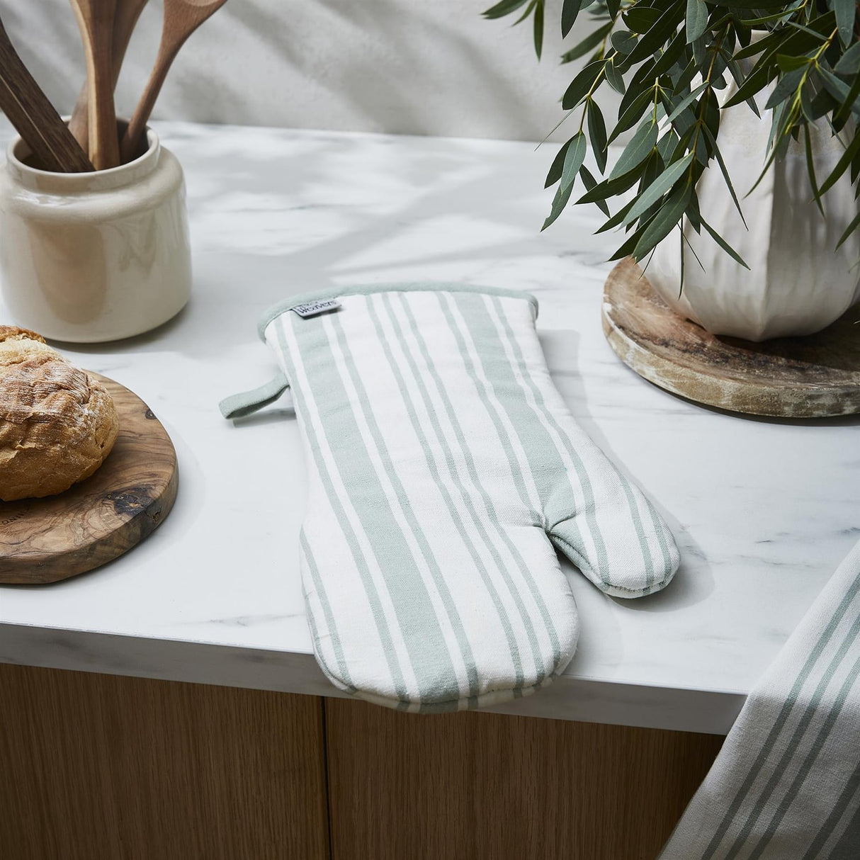 Ulster Weavers Sage Stripe Cotton Kitchen Textiles Collection - Sage Stripe Gauntlet Oven Glove In Sage 3