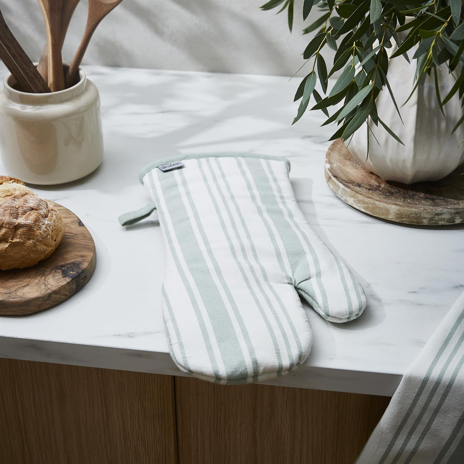 Ulster Weavers Sage Stripe Cotton Kitchen Textiles Collection - Sage Stripe Gauntlet Oven Glove In Sage 3