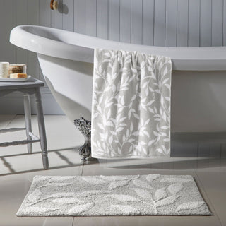 Sandringham Jacquard Leaf 550gsm Towel - Grey