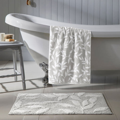 Sandringham Jacquard Leaf 550gsm Towel - Grey