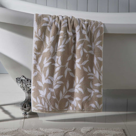 Sandringham Jacquard Leaf 550gsm Towel - Natural