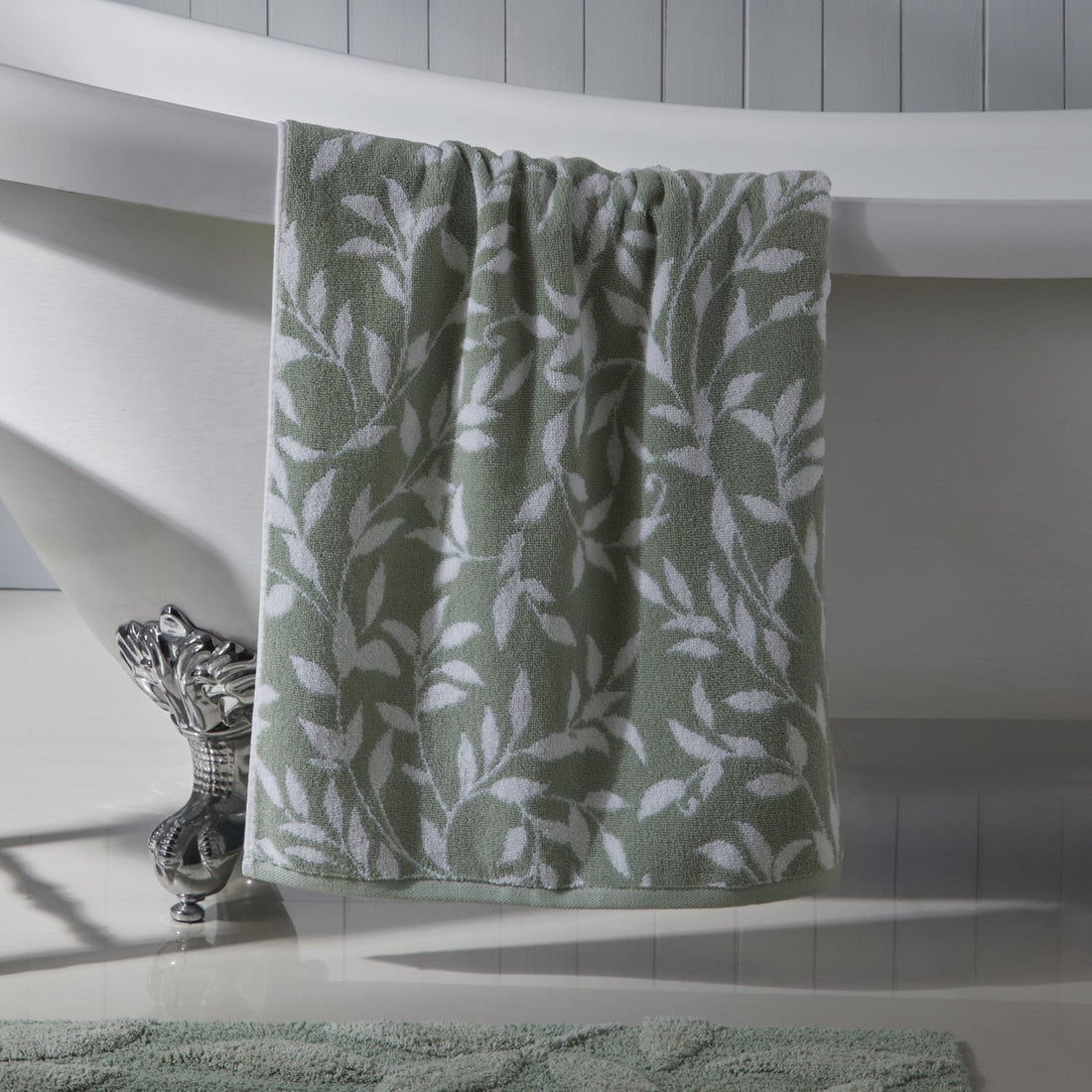 Sandringham Jacquard Leaf 550gsm Towel Sage 100% Cotton