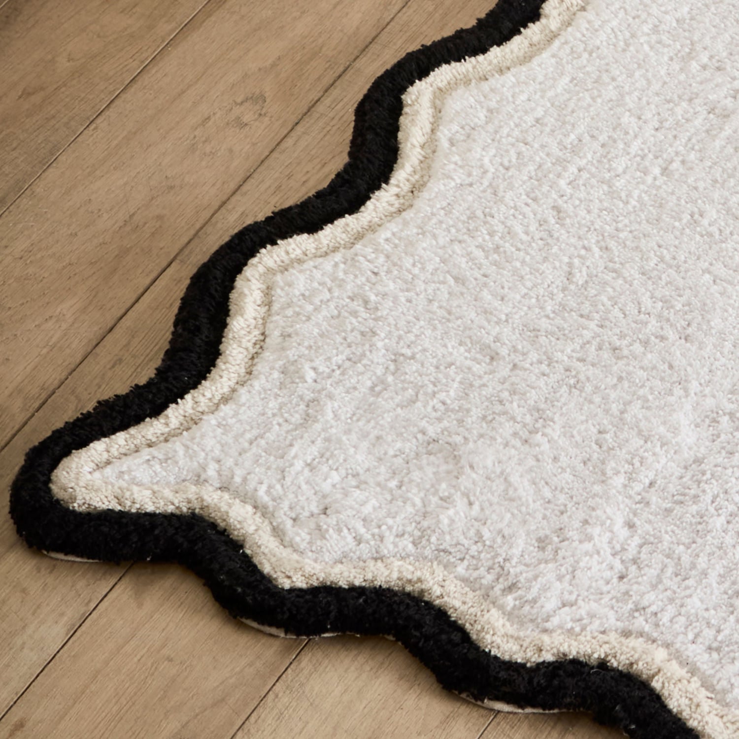 Scallop Absorbent Bath Mat 50 x 80cm - Scallop Bath Mat In Monochrome 50 X 80Cm - Default Title 3
