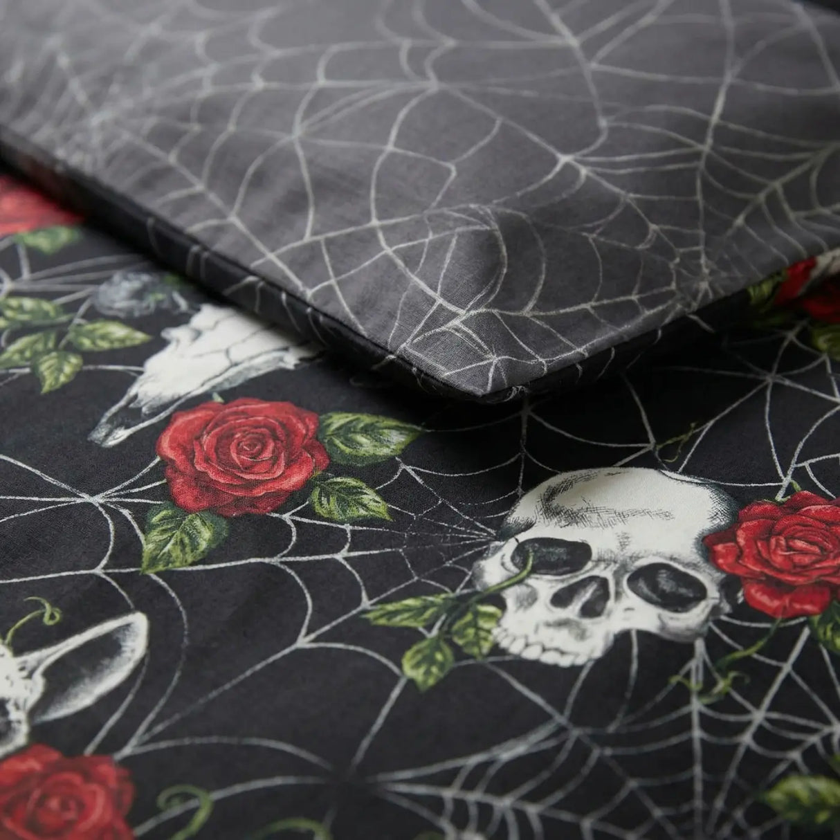 So Soft Skulls & Roses Duvet Cover Set 3