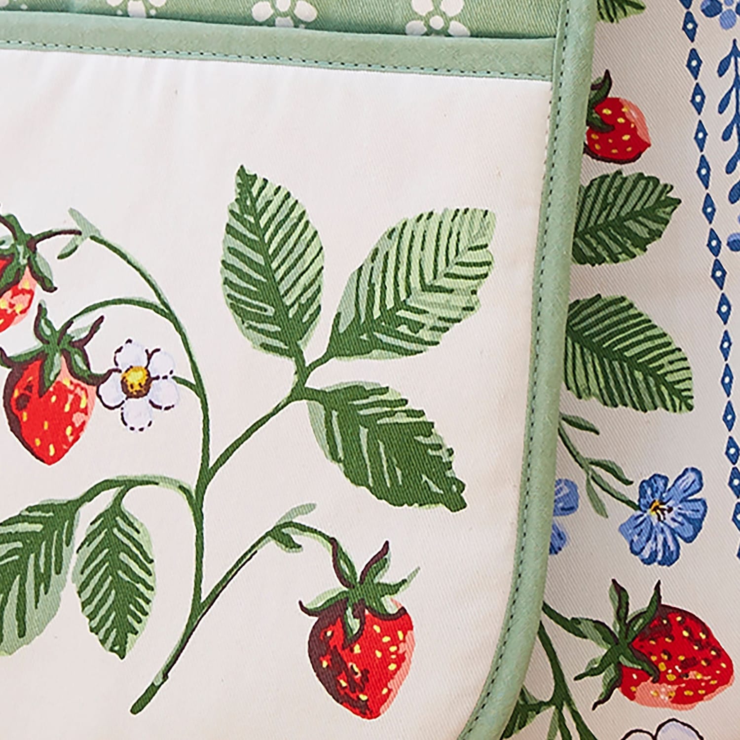 Ulster Weavers Strawberry Patch Cotton Double Oven Glove - Strawberry Patch Double Oven Glove In Green 4